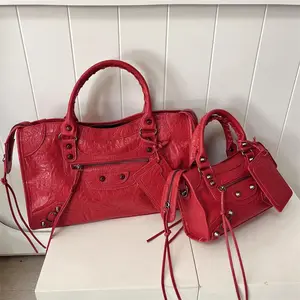 Ins fashion Paris rivet PU leather handbag, French retro pillow-shaped shoulder crossbody bag, gray color, suitable for daily use, combining fashion and practicality