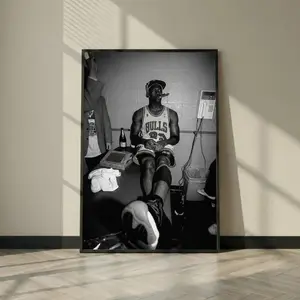 [Unframe Poster] Michael Jordan Cigar Chicago Bulls Locker Room Photo Black and White NBA Legend Art