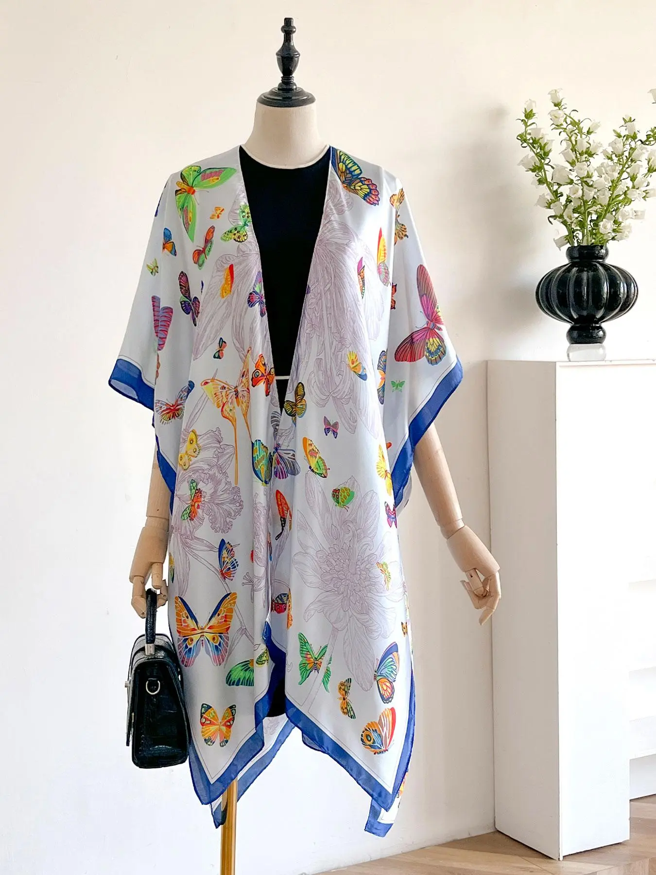 Women's Butterfly Print Open Front Cape Shawl, Casual Elegant Lady Scarf for Beach Vacation, Fashion Accessories for Women & Girls, Clothes