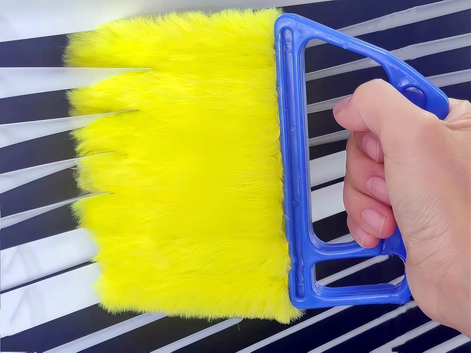 Handheld Blinds Cleaner Shutters, Curtain Brush Dust Remover with 7 Removable Microfiber Sleeves, Air Conditioning Home Gadgets, Car Vents, Fan Shutters with 7 Blades (Blue)