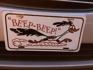 "Beep Beep!" Roadrunner Metal License Plate - Classic Cartoon Vanity Tag - Durable Aluminum Car Accessory - 12x6 Inch Retro Auto Decor