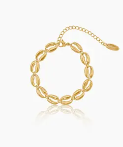 Kai Gold Seashell Bracelet | Waterproof, Sweat-proof, Non-Tarnishing, Hypoallergenic Jewelry