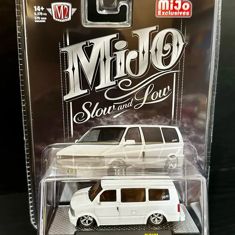 M2 Machines 1:64 Scale 1995 Chevrolet Astro Van - Custom Slow & Low, White, Limited Edition Collectible Die-Cast Model