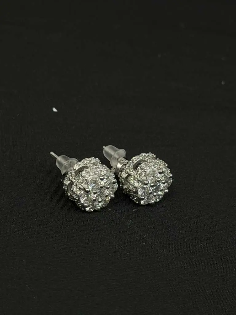 Unisex Round Cluster Stud Earrings with Lab-Grown Moissanite, Elegant Polished Silver Finish with a Luxury Diamond Look, Perfect for Weddings & Parties, Luxury Aesthetic, Bling Effect, Lab-Created Moissanite Stones, High-Quality Moissanite