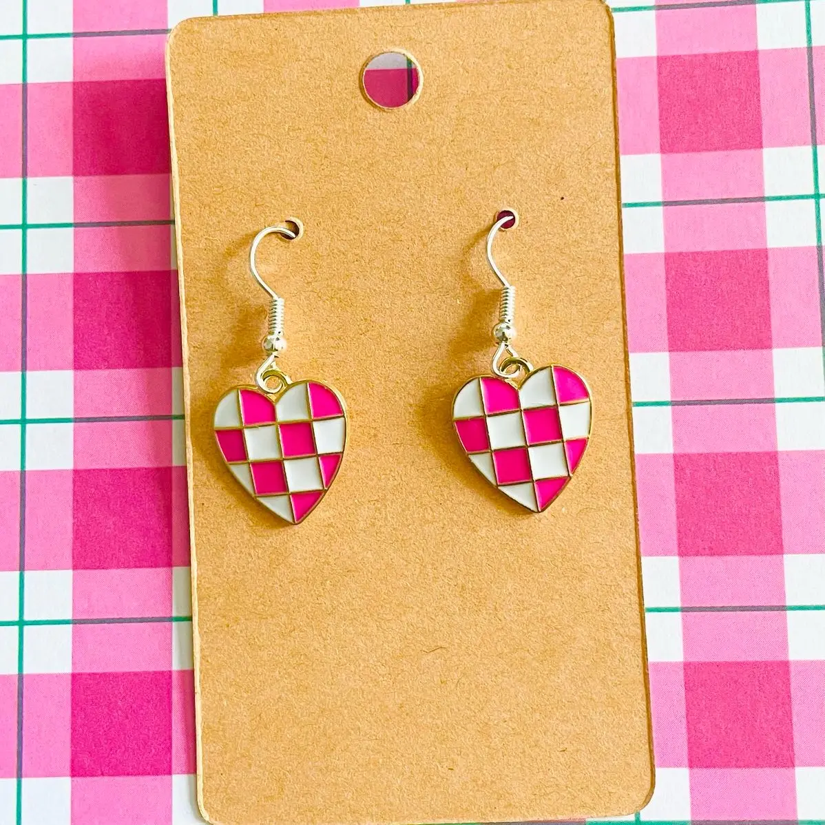 White and pink checkered heart hook earrings