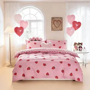 Strawberry Pattern Bedding Set, 3 Piece Set Includes 1 Duvet Cover and 2 Pillowcases, Soft Comfortable Bed Linen for Home Bedroom