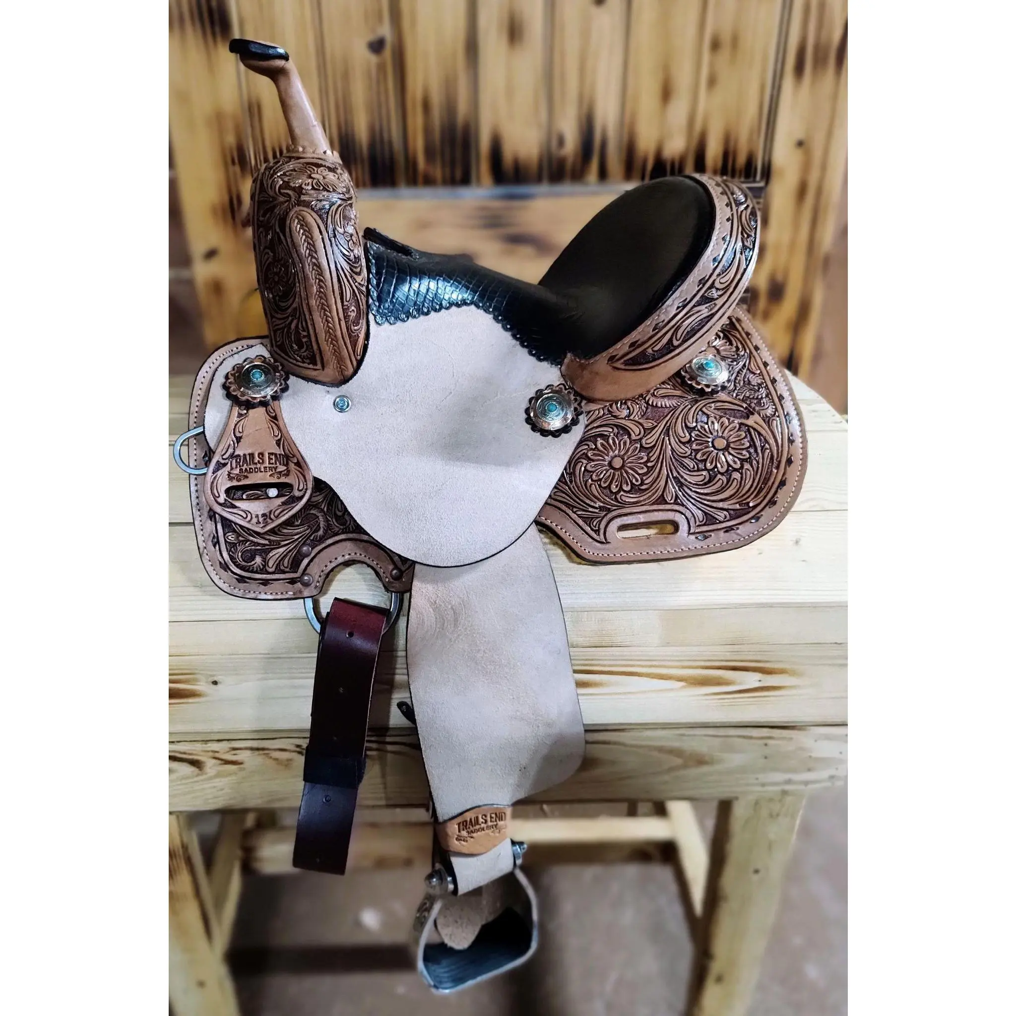 FLORAL TOOLED GATOR SEAT TRAILS END SADDLERY BARREL SADDLE