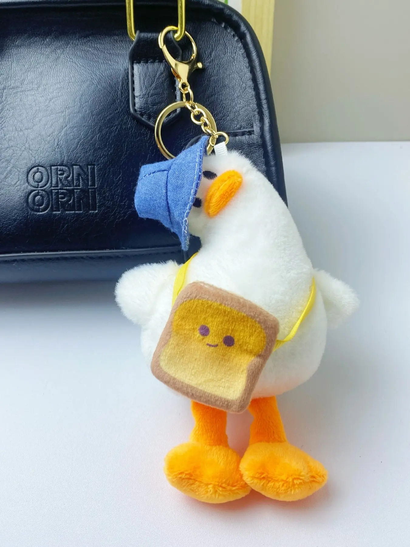 Cute Plush Toy Crooked Head Duck Keychain, Couple Doll Figurine, Adorable Bag Charm, Cartoon Hanging Decoration, Key Ring, Cute Soft Keychains, Cute Charms Keychain, Fuzzy Keychain