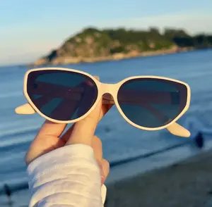 Cat Eye Pink Sunglasses for Women Men Vintage Sun Glasses Female Flat Top UV400 Eyewear All Day Wear Fashion Sunglasses Screen Protection Men's And Women's Eyewear