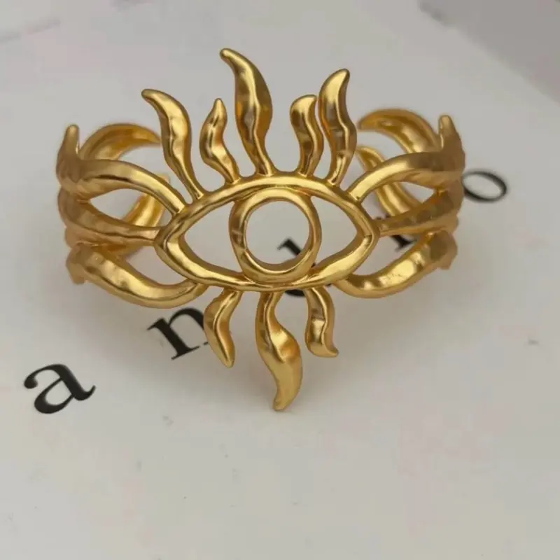 Gold Sun-Inspired Bangle - Sun-Motif Elegant Costume Jewelry Bracelet, Refined Look Design, Elegant Addition for Casual and Formal Settings Any Occasion, Sun-Inspired Design, Basic