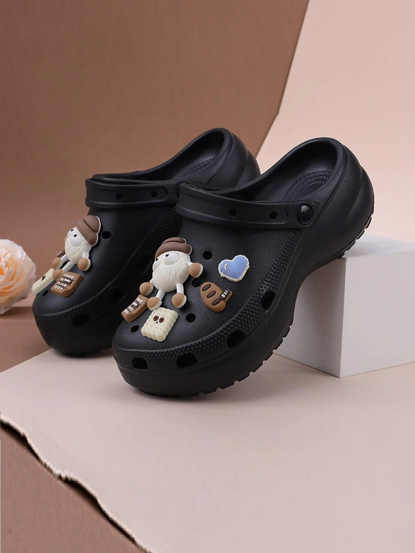 Women's Cute Cartoon Santa Claus Design Slides, House Slippers, Home Slippers, Slippers Indoor, Casual Comfortable Lightweight Slides for Summer, Female All-match Round Toe Shoes for Daily Wear, Girl