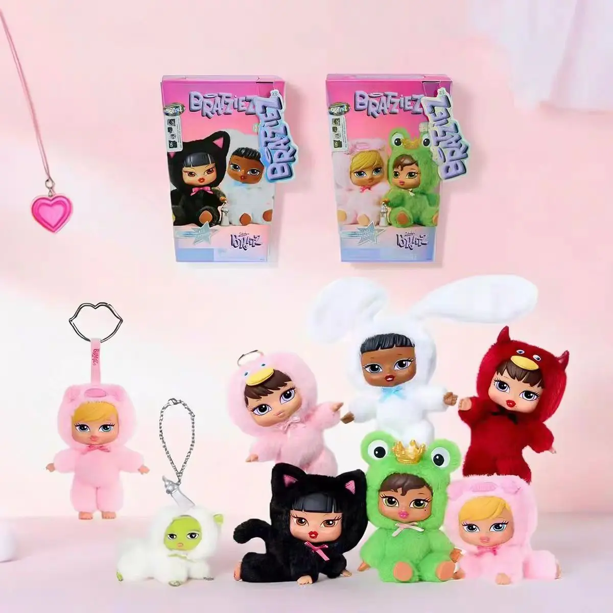 CN Bratz - Bratziez Iconz Plush Pendant Blind Box Mystery Boxes Bag Pendant Soft Collectibles