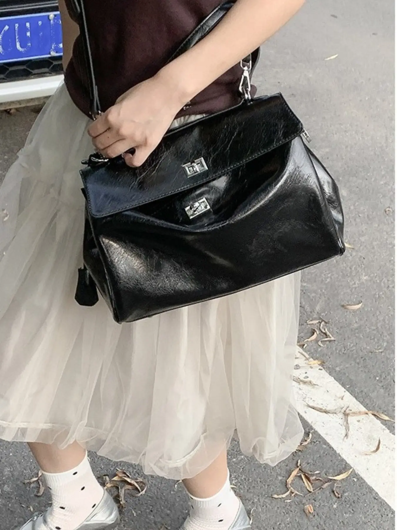 Women's PU Leather Crossbody Messenger Bag with Silver Color Buckle, Perfect for Daily Use and Travel, Stylish and Durable Shoulder Bag, Fashionable Crossbody Bag