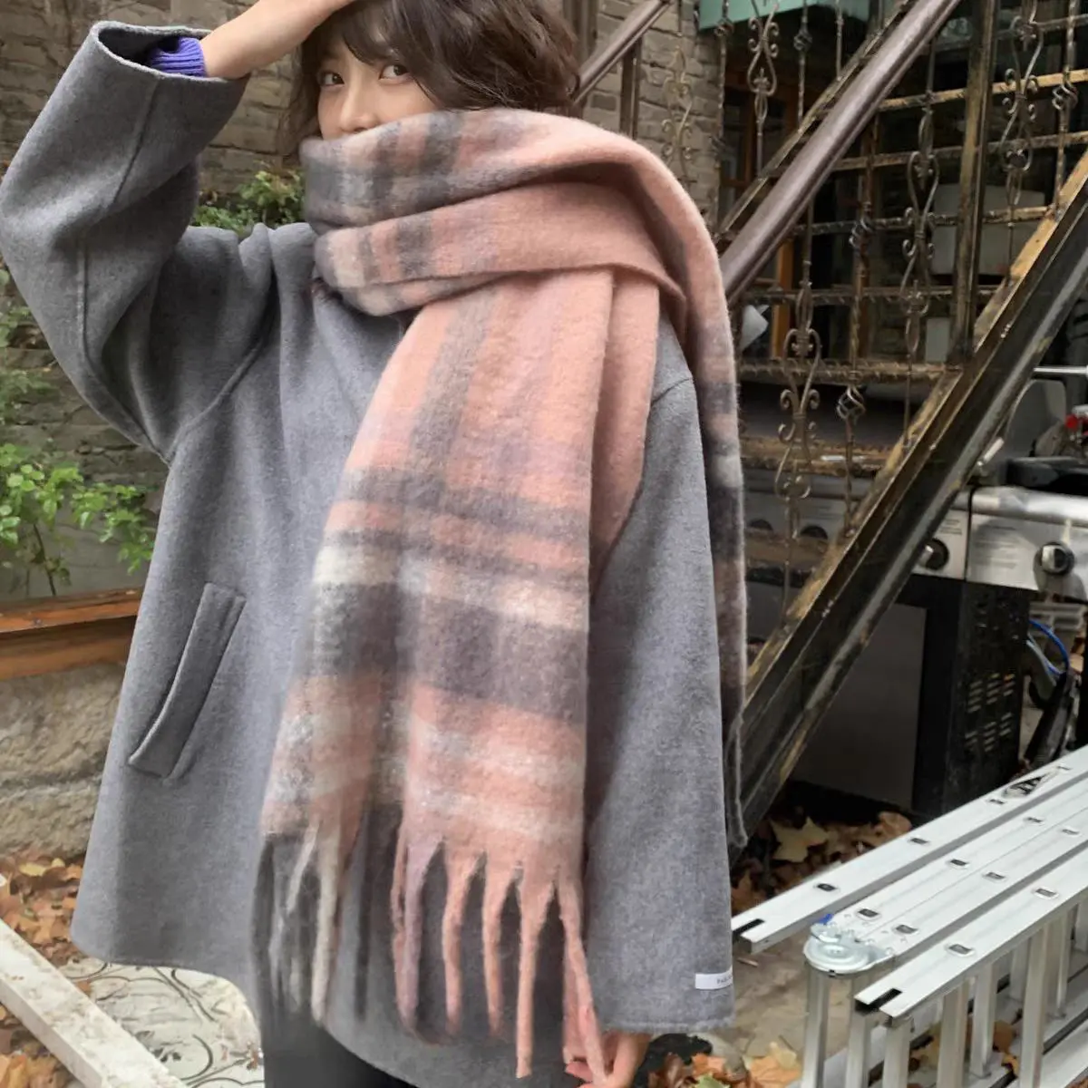 Type A: No. 4 gray pink