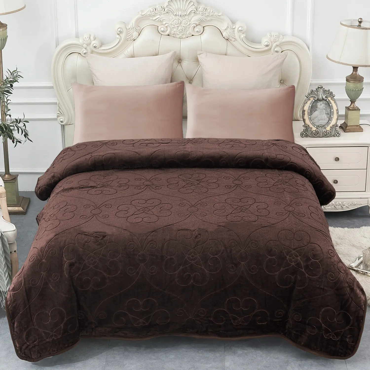 3.5 lbs Weight Soft Blanket Warm Lightweight Embossed Plush Fleece Blanket 75" x 91" Solid Color Microfiber Polyester for Queen Bed
