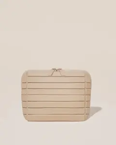 Parallelle Small Bisque Traveller