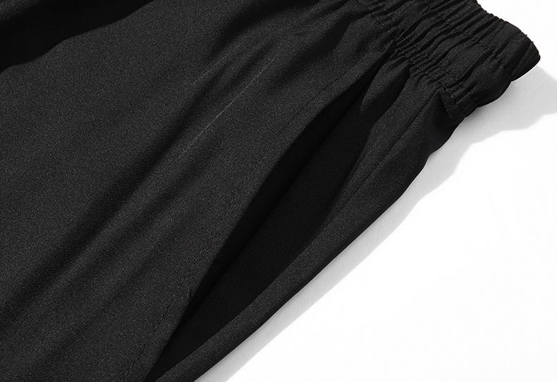 Men’s casual three-quarter pants made from solid-color fabric, available in multiple colors. Loose and comfortable, American retro and Japanese-style design with an elastic waistband and drawstring. Suitable for spring and summer outfits—a versatile, fash