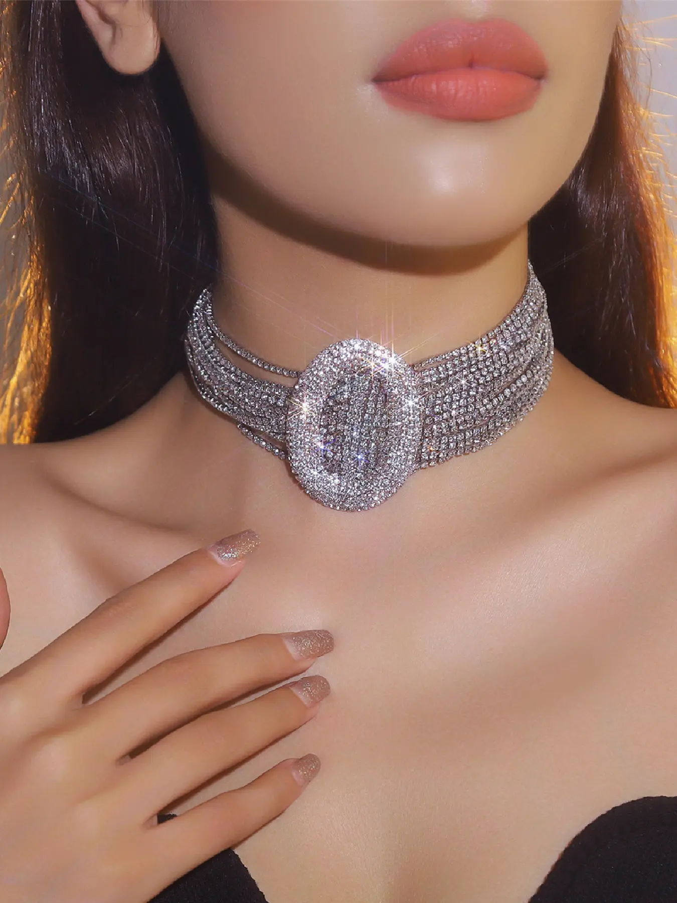 Shiny Oval Silver Color Rhinestone Necklace for Women, Elegant Party Evening Wear, Zinc Alloy Chain, All Seasons Jewelry, Attractive Appearance