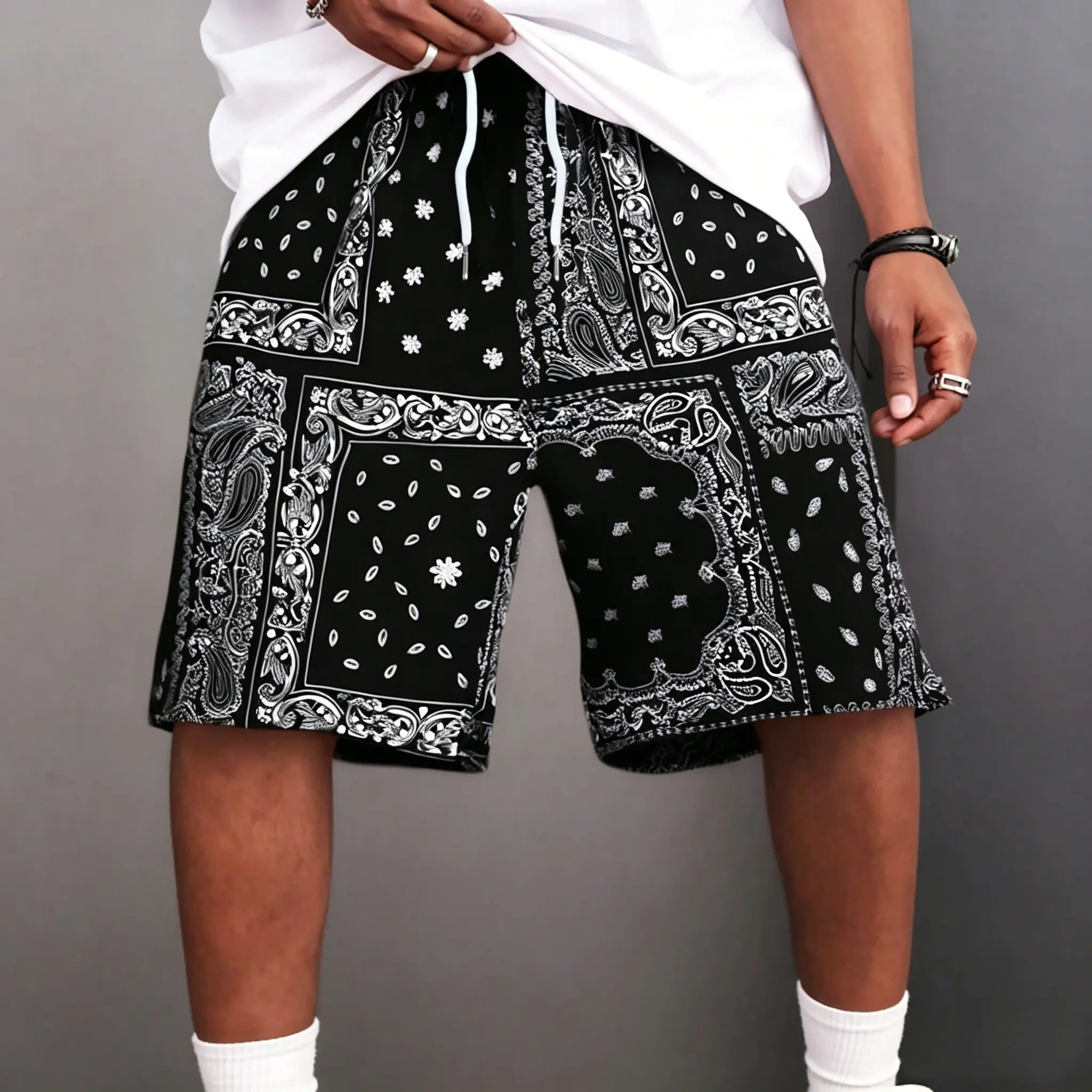 Men’s casual athletic shorts, breathable men’s shorts featuring irregular prints and a drawstring waist; loose and comfortable—ideal for fitness, outdoor activities, beach trips, and everyday leisure.