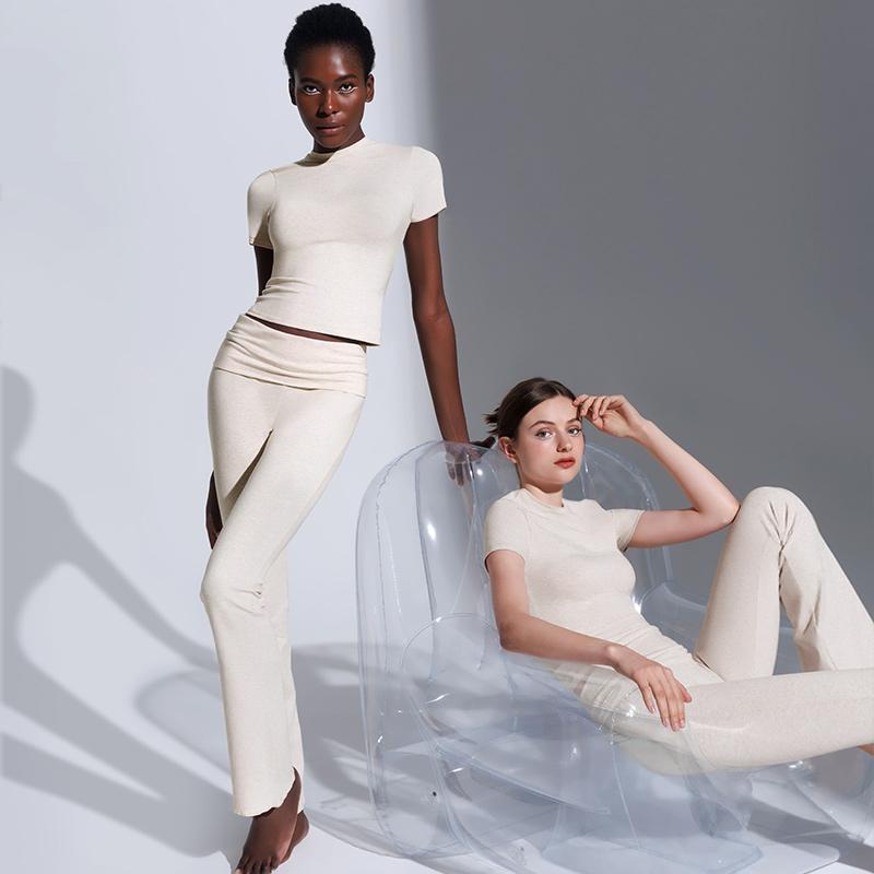 PUMIEY Women's Lounge Sets Minimalist Chic Short Sleeve Tops & Fold-Over Flare Pants All Seasons Pajama Set Sleepshirt Plain Pink Loungewear Nightwear Homewear Basic Jet Black 2 Piece Sets Comfort Sweat Set Fall Sets