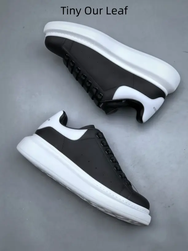Luxury Subtle Print Sneakers, Ideal for Simple Monochrome Daily OOTD (Sports Collectibles)
