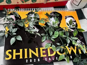 New Year Calendar 2026 - Gift for loved ones, friends and family with monthly holiday notes - Perfect for keeping track of important dates and events - ideal as a unique gift choice.