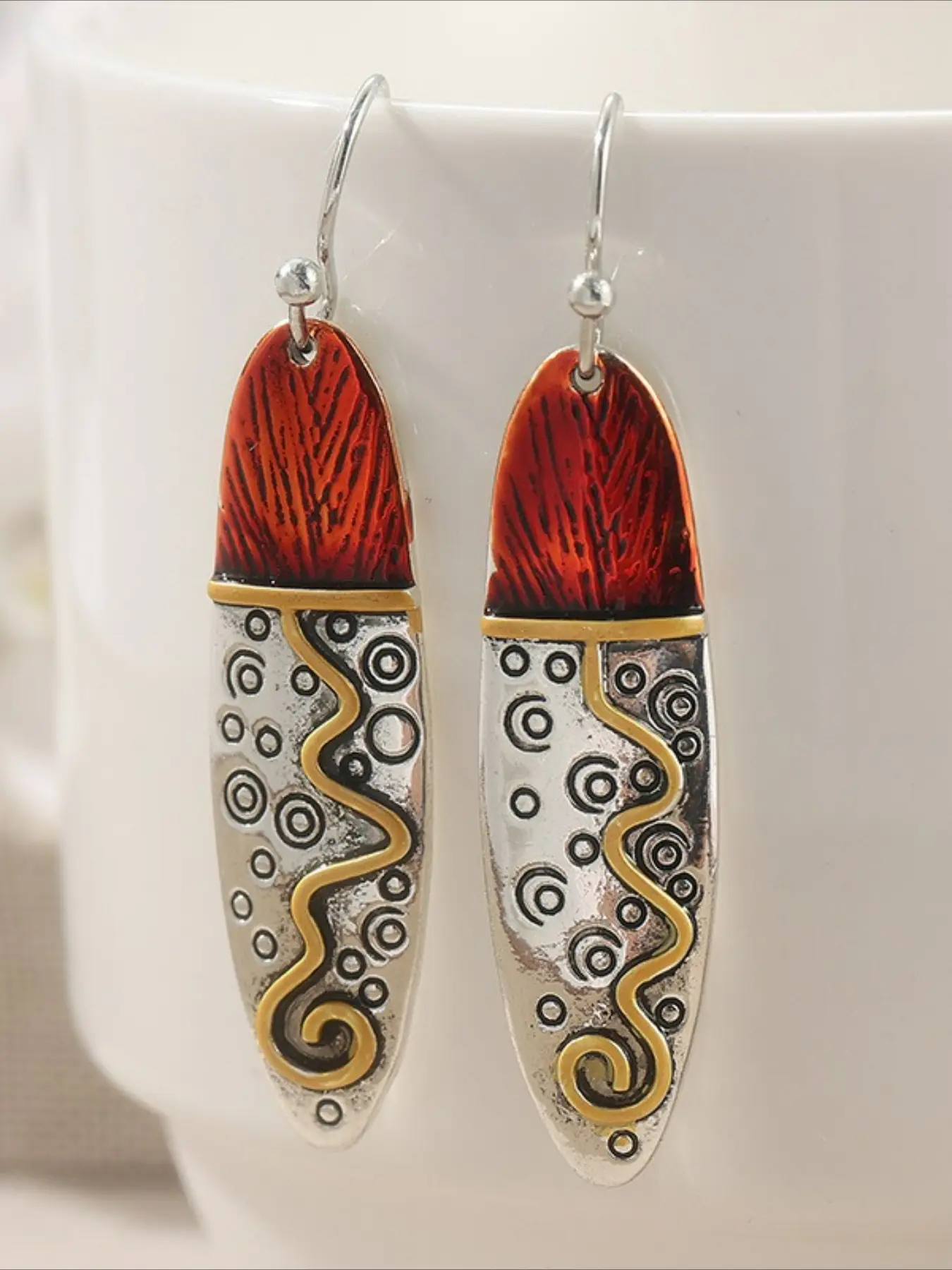 Bohemian Retro Spiral Pattern Carved Red Oval Pendant Earrings, Fashion Earrings, Women's Handmade Copper Jewelry Suitable for Travel and Vacation, A Surprise Gift for Women, Boho Style Jewelry