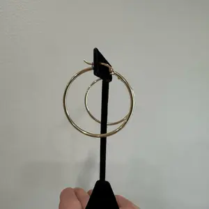 Arracadas lisas en oro 10K