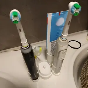 Bathroom Storage Electric Toothbrush Holder, Suitable for Oral-B Electric Toothbrush, Portable and Drill-Free, Saves Space, Clean and Tidy