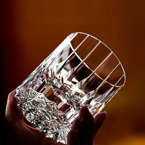 200ML Thick Bottom Whisky Glass in Starburst Pattern, Elegant Crystal Glass Cup for Scotch, Vodka, Beer, Ideal for Home and Bar Use, Crystal Glassware, Whiskey Glass