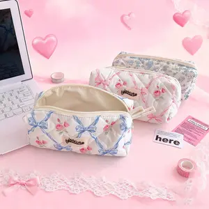 Floral Pattern Pencil Case, 1 Count Large Capacity Pencil Bag, Zipper Makeup Bag, Stationery Storage Bag, Desk Organizer for Home Office School, Office Desk Accessories, Office Supplies