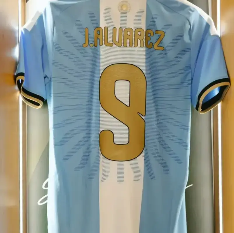 Argentina Julian Alvarez #9 Messi #10 Football Jersey Set, Sky Blue White Soccer Shirt & Matching Shorts, Player Name & Number, Short Sleeve Sportswear, Men’s Athletic Top, Soccer Fanwear, Match Day Outfit, Training Set, Casual Sportswear