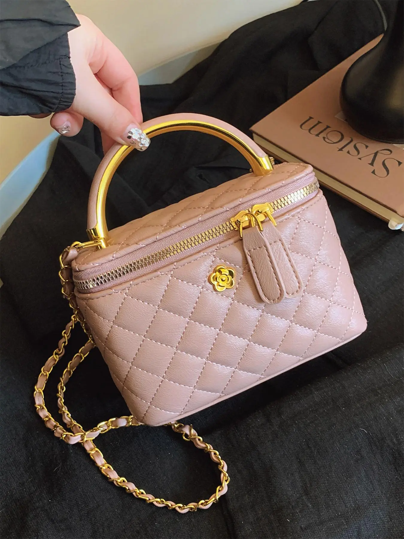 Women's Elegant Quilted Crossbody Bag, Fashionable Chain Strap Shoulder Bag for Daily Used, Casual Trendy Purses, Unique Bags, Casual Versatile High-q