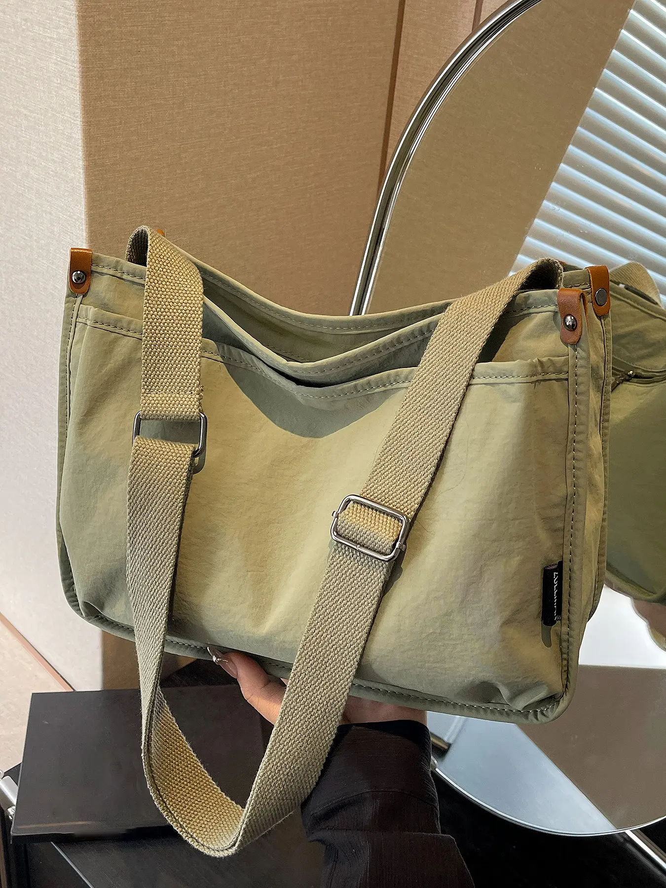 Retro canvas bag, Canvas Shoulder Bags, Casual Crossbody Bags, one-shoulder casual tote bag, multi-pocket design, daily travel commuter bag, multiple colors optional, adjustable shoulder strap, suitable for students to go to class, shopping, etc.