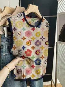 One piece + Women's spring/summer casual loose-fitting round-neck sleeveless knitted top for back-to-school, featuring contrasting dark blue trim, color-blocked random pattern print, ideal for outdoor wear; can be paired with a vest or worn solo.