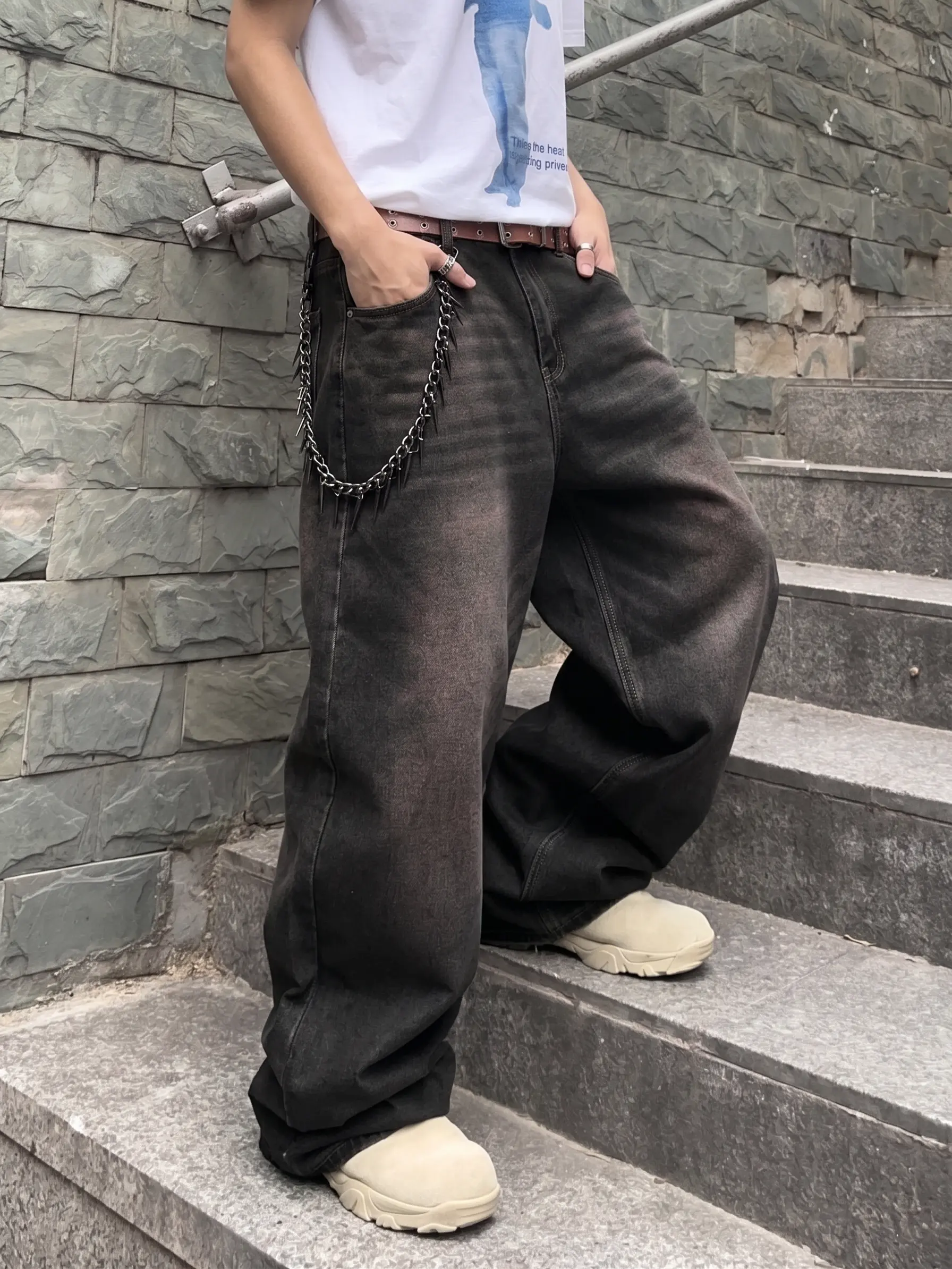 Y2K Retro Gradient Faded Oversized Jeans, Men's Street Style, Vintage Distressed Black Jeans, a Must-Have for a Rough Hip-Hop Street Style.