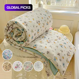 1pcs of small floral print summer quilt, super soft and skin-friendly air-conditioned quilt, suitable for use in all seasons, bedrooms, and living rooms