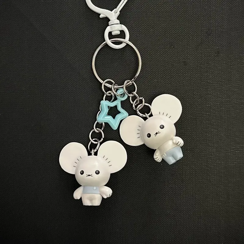 Tandemaus Keychain with Clip, Features White Mice, Clip Attachment, Ideal for Keychain Use