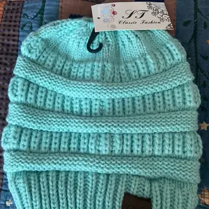 CC ponytail beanie. Silk