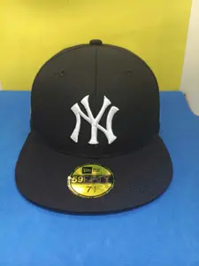 Black 59FIFTY Fitted Cap, Structured Flat Brim Baseball Hat with White Embroidered Logo