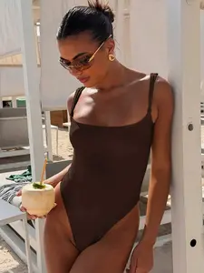 Ladies' caramel fake two piece spicy girl one-piece swimsuit, contrasting color, wrapped edge, trendy vacation beach swimsuit, Swimsuit Women