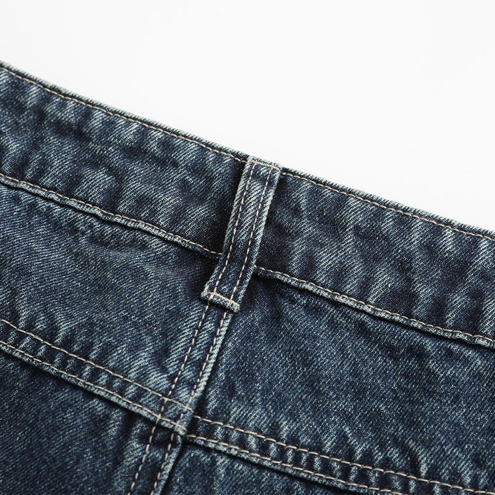 Men's loose straight-leg jeans, vintage style, suitable for street casual wear.