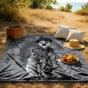 1 piece Charlie Chaplin classic look cartoon themed flannel blanket - Flannel blanket with modern design, suitable for sofas and beds, all-season use, super soft and comfortable, digitally printed pattern, 100% polyester material, machine washable
