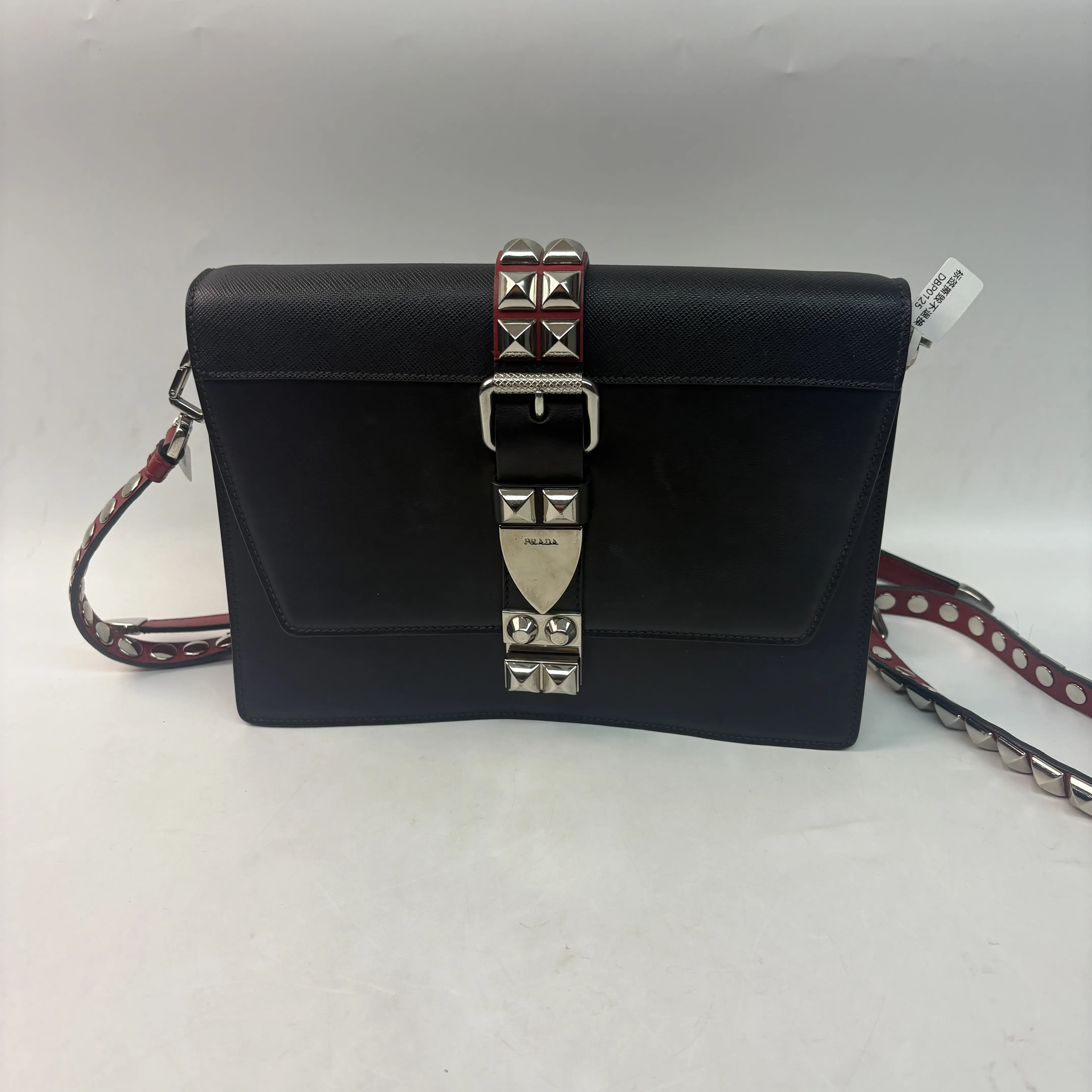 Pre-owned Calfskin Crossbody Bags Prada Black Crossbody