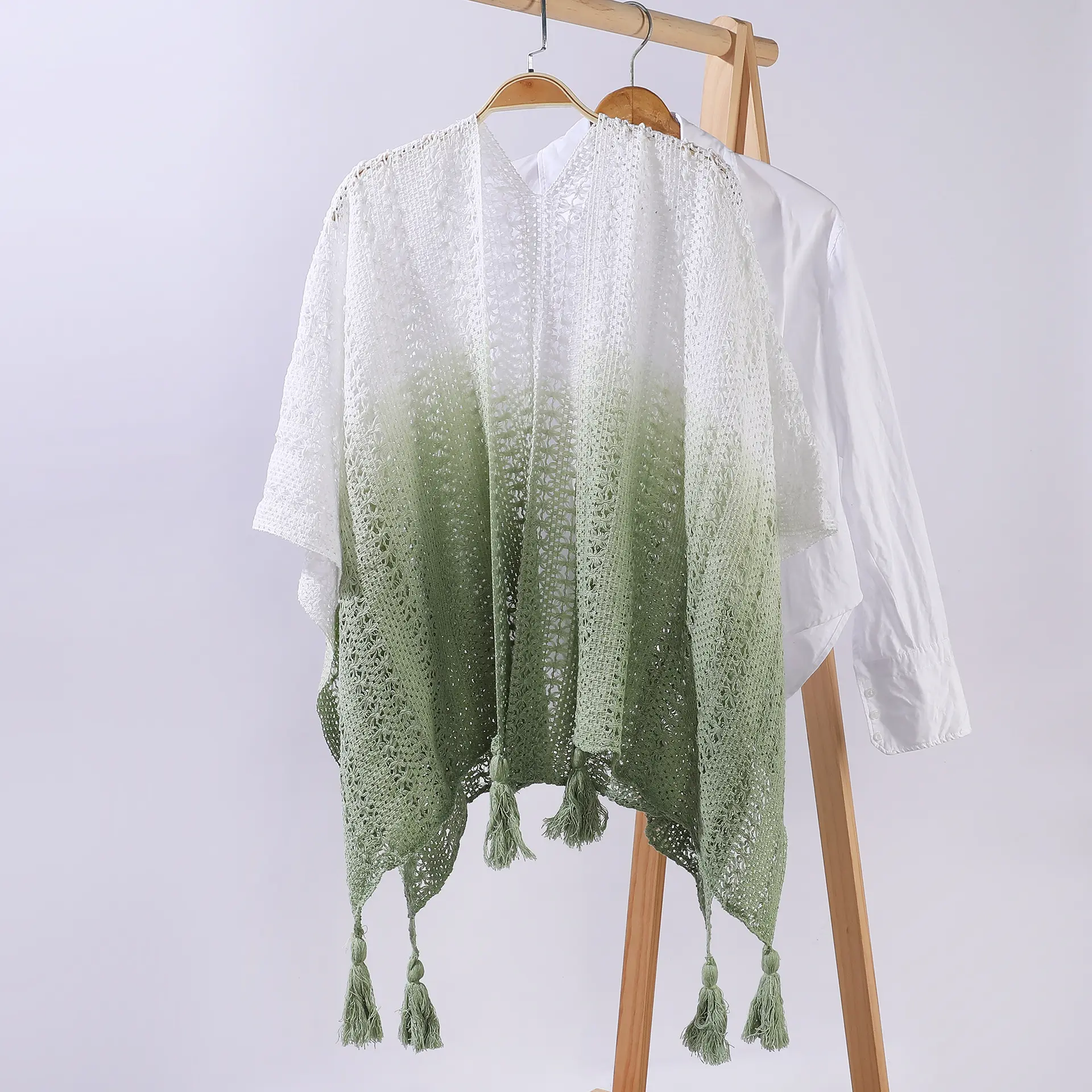 Gradient hollowed out shawl   green