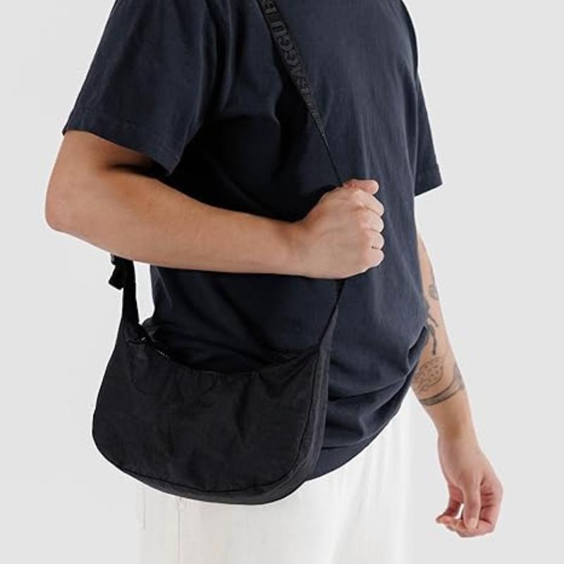 BAGGU Medium Nylon Crescent Bag - Black, Durable & Versatile, Crescent Shape, Ideal for Everyday Use, Shopping, or Travel