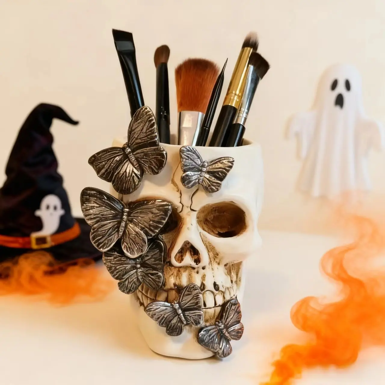 Butterfly Skull Makeup Brush Holder, Creative Resin Craft, Home Decor & Desk Organizer, Beauty Supplies Organizer, Perfect Gift for Graduation, Office Table Accessory