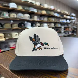 Mallard Pinch Hat - Off White/Black