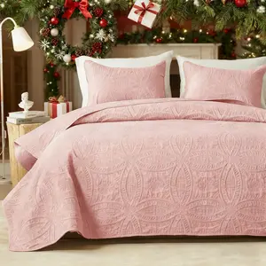 3pcs Minimalist Style Ultrasonic Embossed Quilt Bedding Set(1 Quilt + 2 Pillowcases), 100% Microfiber Lightweight Breathable Easy Care Bedding Set, Durable,Bedspread For All Seasons,For Bedroom,Guest Room,Dormitory, Bedroom Decor, Christmas Gift.