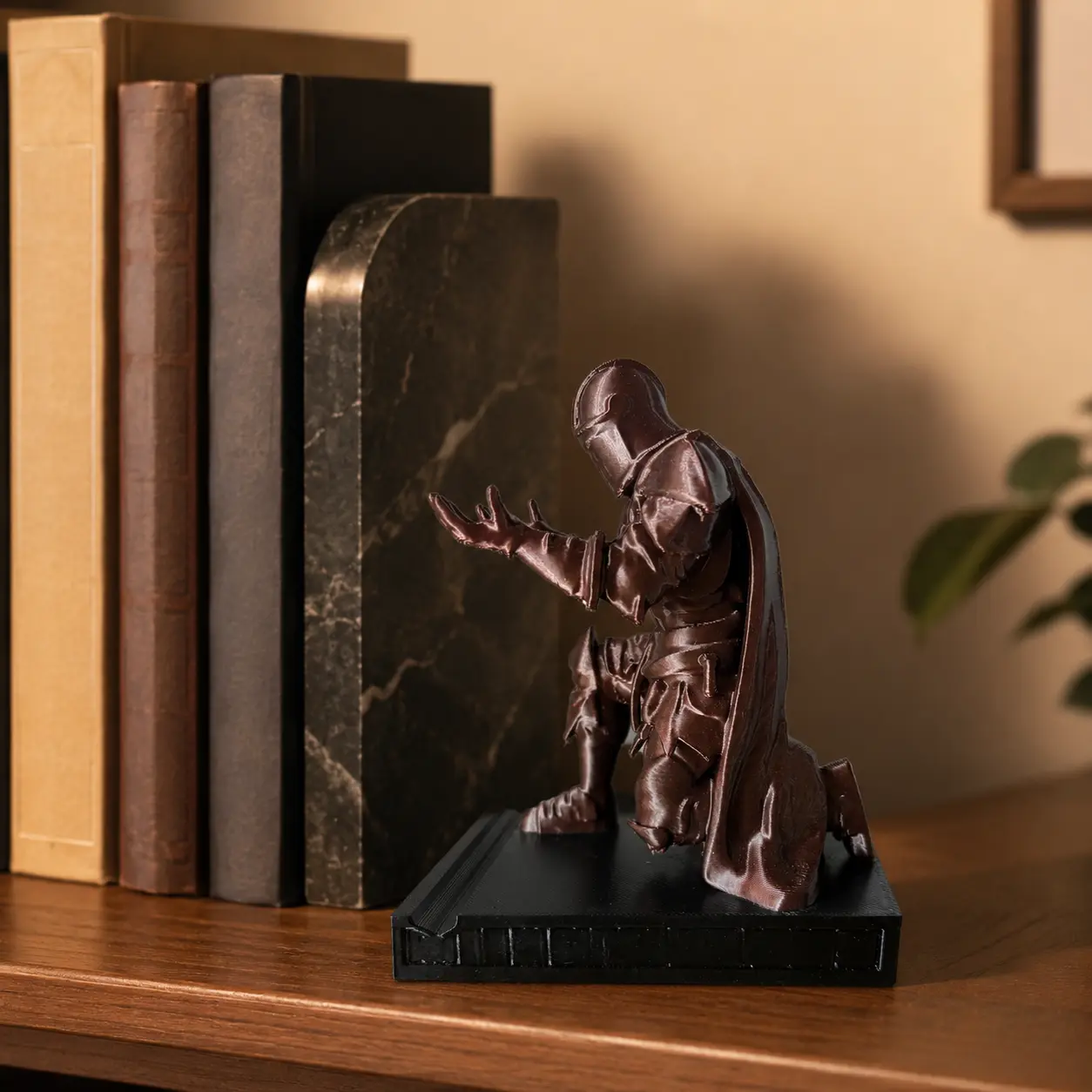 3D Printed Medieval Knight Pen Holder with Base – Armored Warrior Desk Organizer, Cool Office Decor & Unique Gift for Men